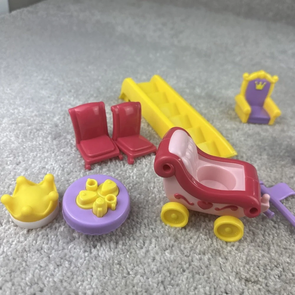 Playgo Royal Castle Set 15 pcs King Queen Princess‎ Horse Furniture Replacements